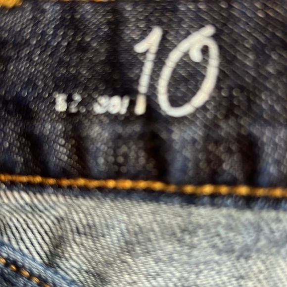 Loft distress roll up Bermuda denim Jean shorts size 10 New - Picture 3 of 8